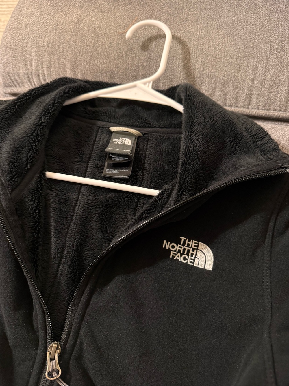 THE NORTHFACE WOMENS BLACK THICK WARM JACKET EUC
